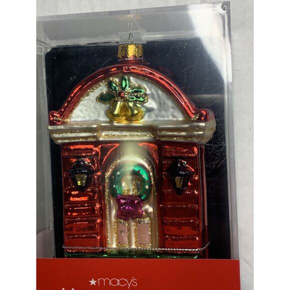 Macys Holiday Lane Front Door Decorated Christmas 2009 Molded Glass Ornament NEW - Picture 2 of 9